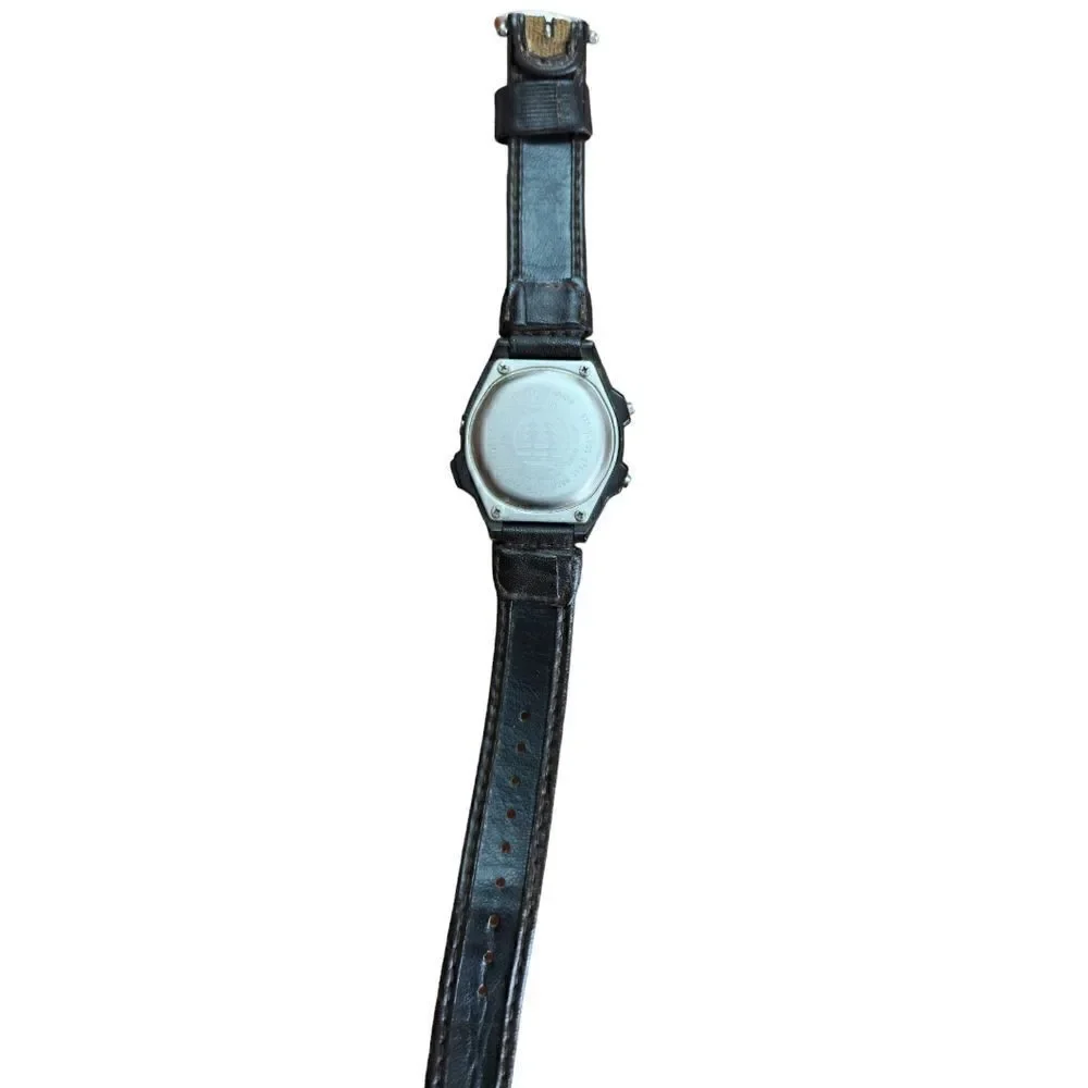 Vintage Men's Casio Forester watch